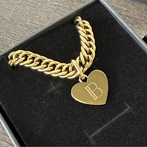 Abbott Lyon Heart Curb Chain Gold Initial Necklace - B - Picture 4 of 4